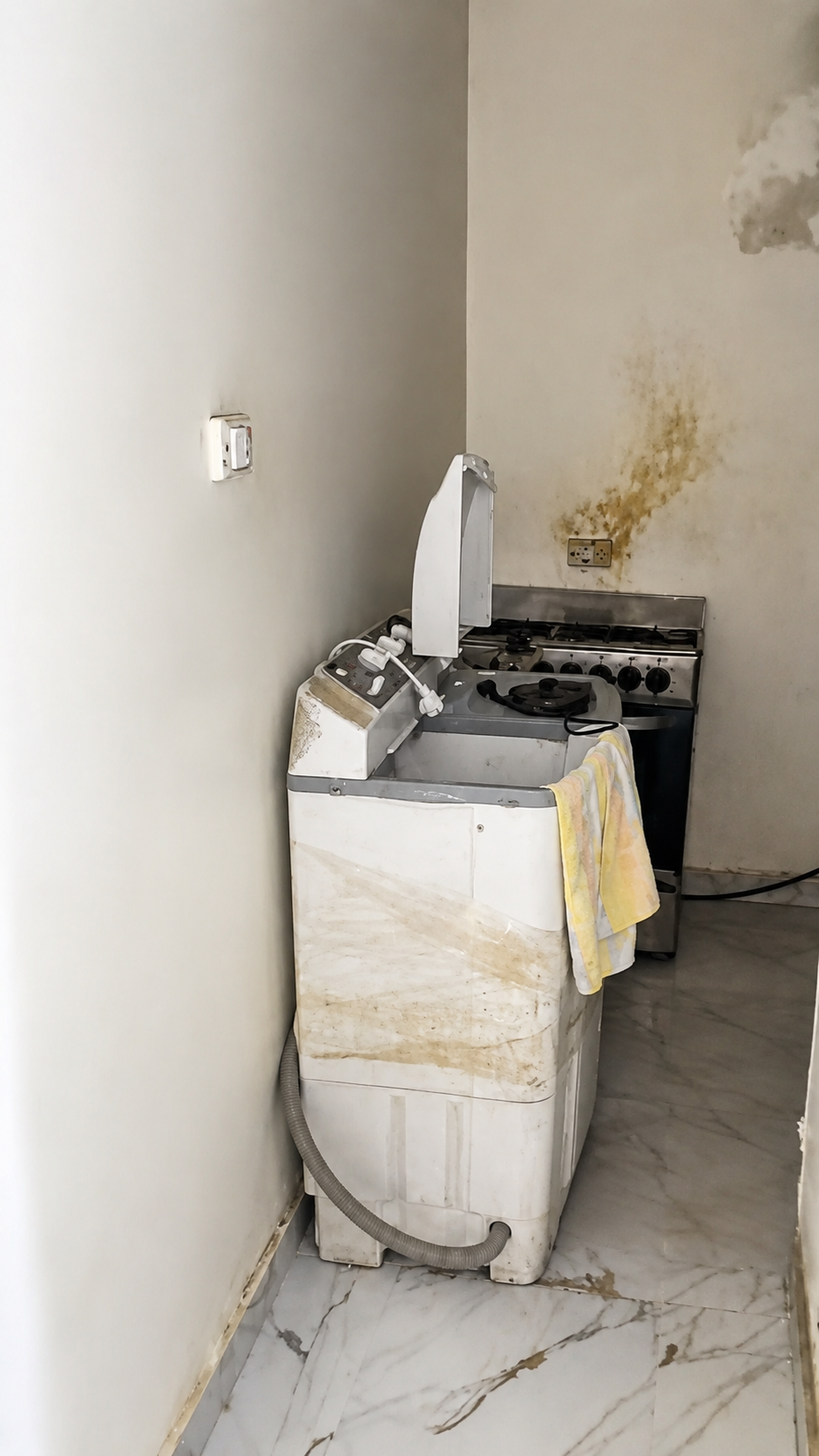 Apartment in Phase 5A, near parking area and market. 14