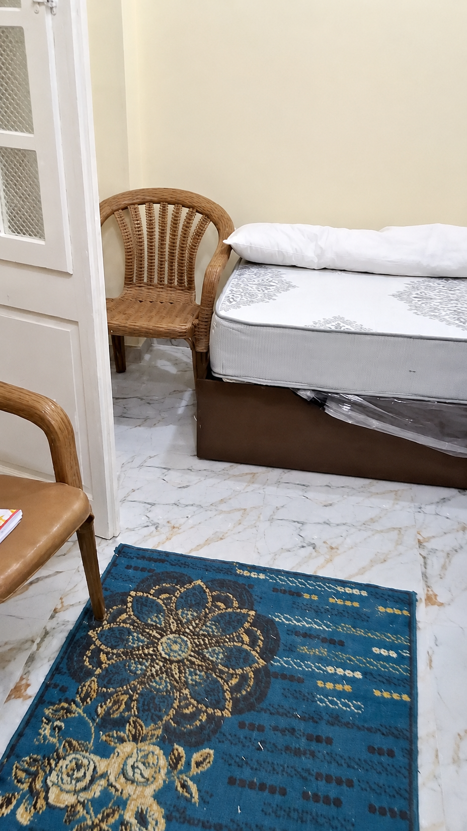 Apartment in Phase 5A, near parking area and market. 4